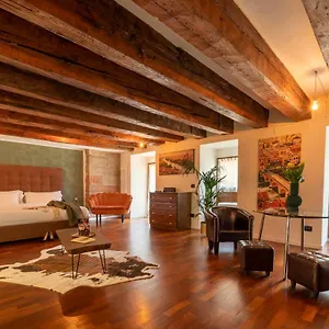 Konukevi Aurelia Luxury - Piazza Delle Erbe