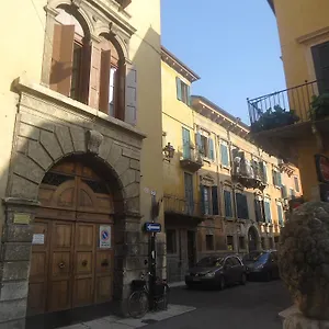 Hostel Protezione Della Giovane - Female