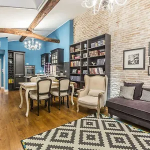 Delightful Carbonesi || The Place Bo Apartamento